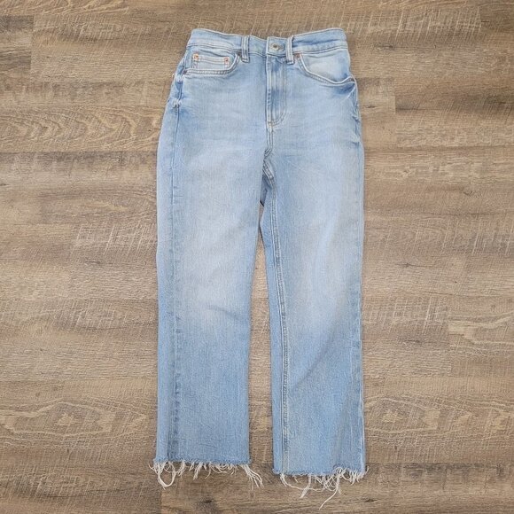 ZARA | The Dreed Flare Cropped Raw Hem Light Wash Denim Jeans | Sz. 2 - Picture 2 of 6
